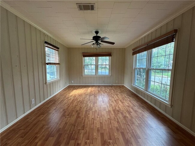 Photo - 2351 Taylor Ave