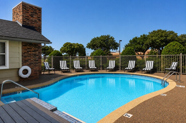 Photo - Quail Creek Apts.