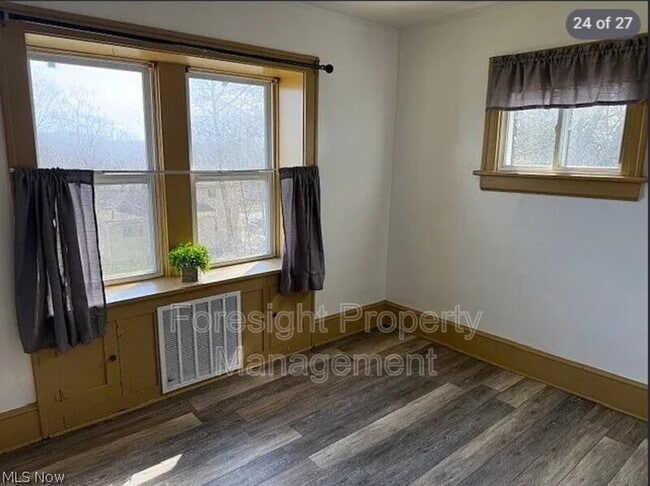 Photo - 692 W Thornton St