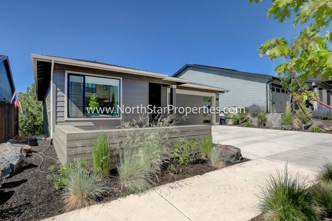 Photo - 2542 NW Marken St