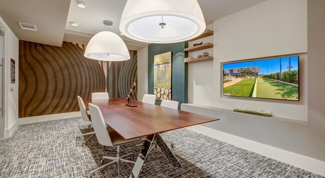 Photo - 23233 Western Centre Dr Unidad A1