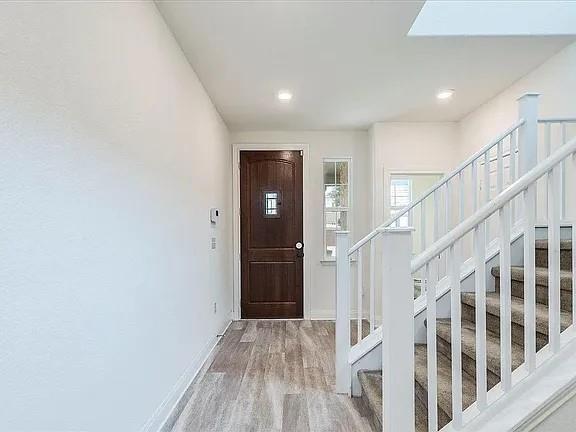 Photo - 528 Ayinger Ln
