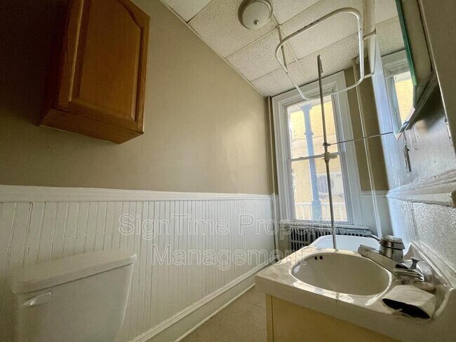 Photo - 222 Summit Ave Unit Apt 1F