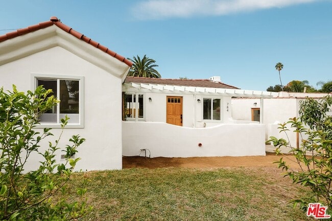 Photo - 784 Elmira St