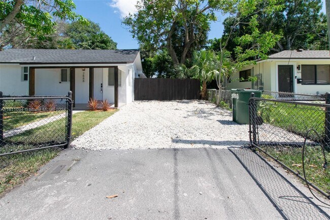 Photo - 2888 SW 17th St
