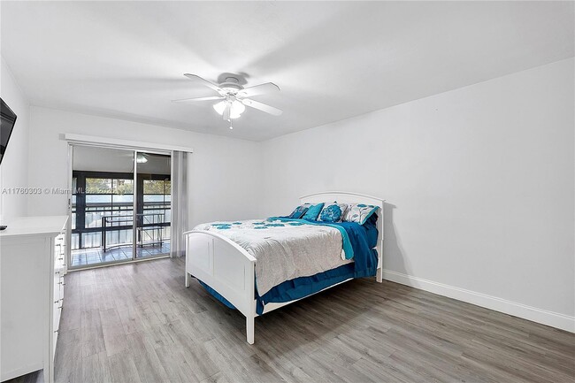 Photo - 13423 Fishtail Palm Ct Condo Unit B
