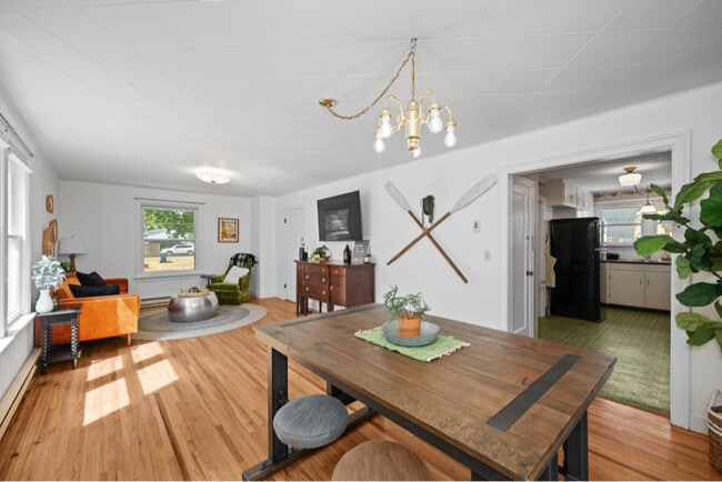 Building Photo - 208 N 8th St