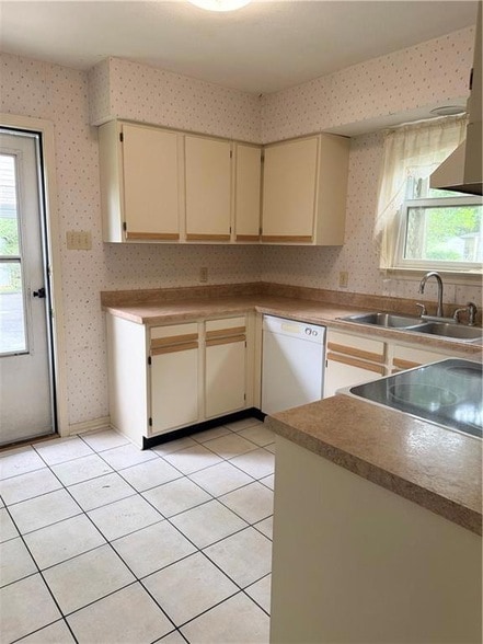 Photo - 313 W 20th Ave