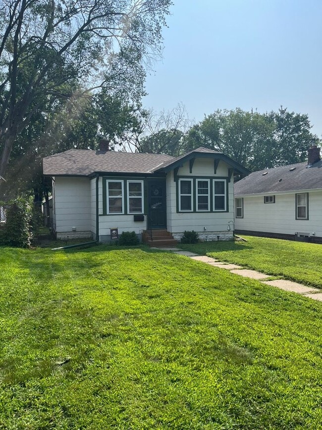 Building Photo - Southern Minneapolis Living Rental