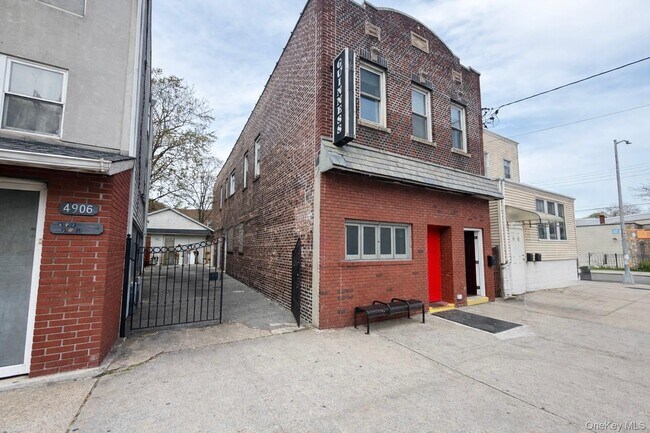 Photo - 49-04 69th St
