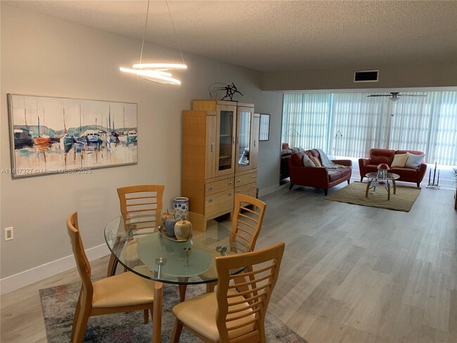 Building Photo - 1709 Whitehall Dr Unit 206 Rental