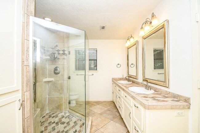 Photo - 6702 Spring Leaf Dr