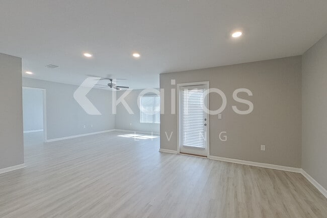 Photo - 4651 Malay Cir