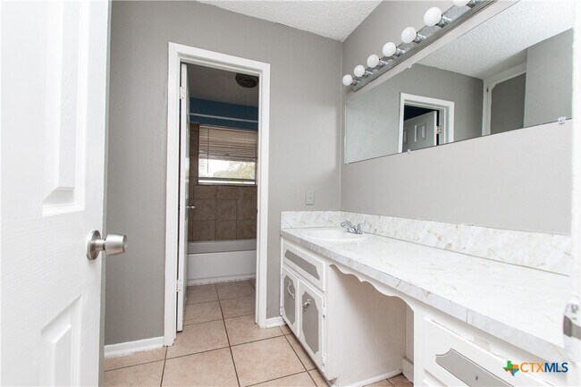 Photo - 1520 McCarthy Ave