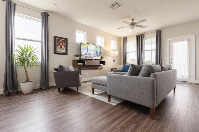 Photo - 7401 Grand Linden Wy Unidad 78
