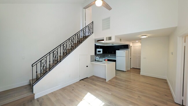 Photo - 3 Bedroom Townhome in the Dartmouth Trace Community Near N Dobson Rd and W University Dr!