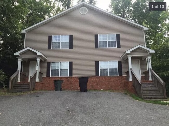 Building Photo - 1524 Hudson St Unit 1