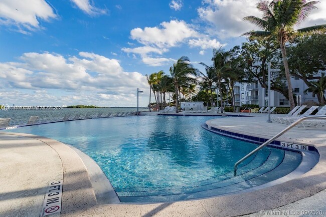 Photo - 680 NE 64th St Unidad 103