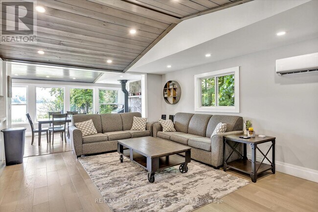 Photo - 504 Pine Point Ln