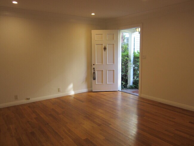 Photo - 10371-10375 Ashton Ave