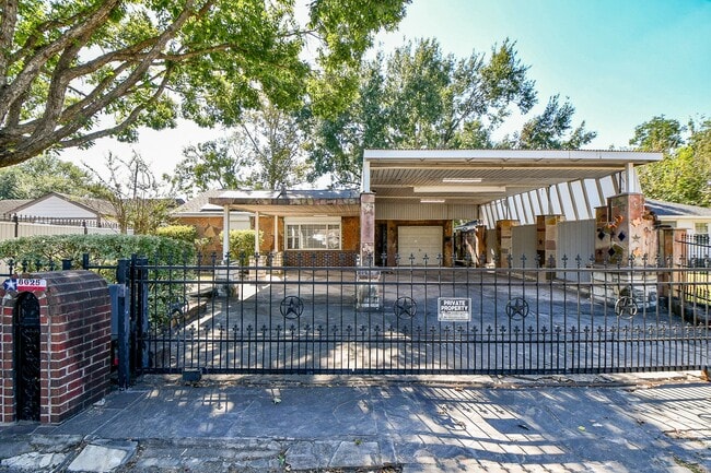 Photo - 6625 Underhill St