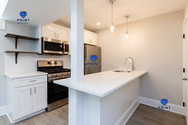 Building Photo - 220 Havre St