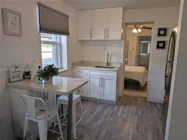 Photo - 311 SW 2nd Ave Unit 2