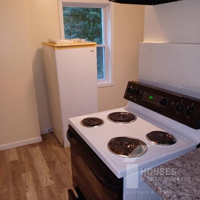 Photo - 122 Owens St