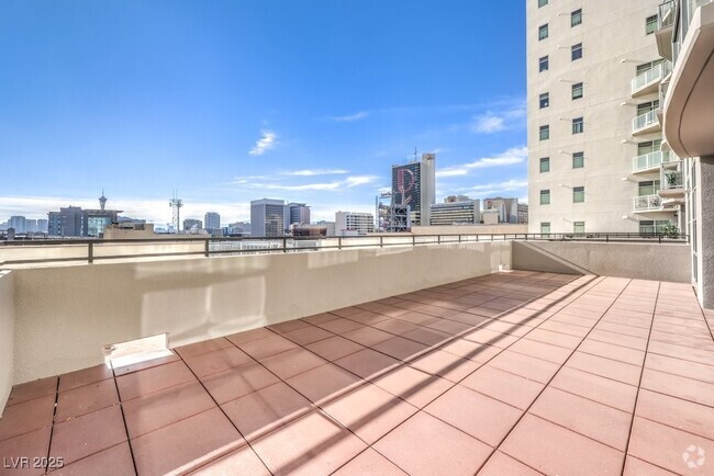 Building Photo - 150 S Las Vegas Blvd Unit 810 Rental