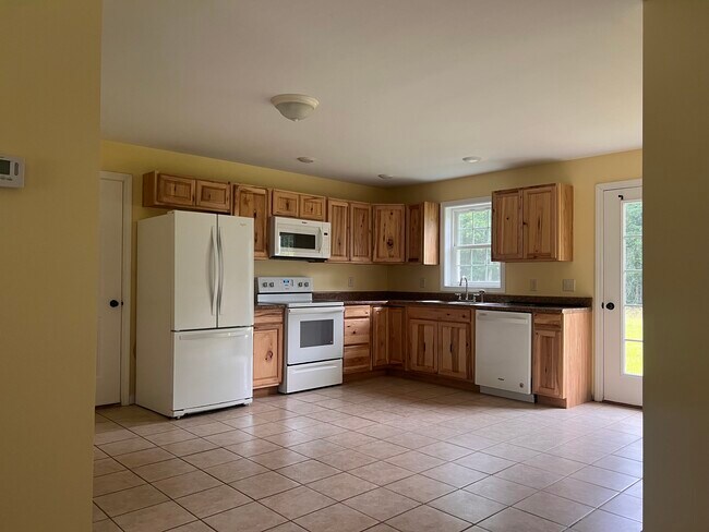 Photo - 97 N Main St Unidad 97 North Main St.  B