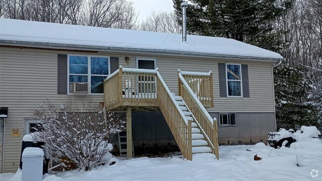 Building Photo - 525 Old Tacy Rd Rental