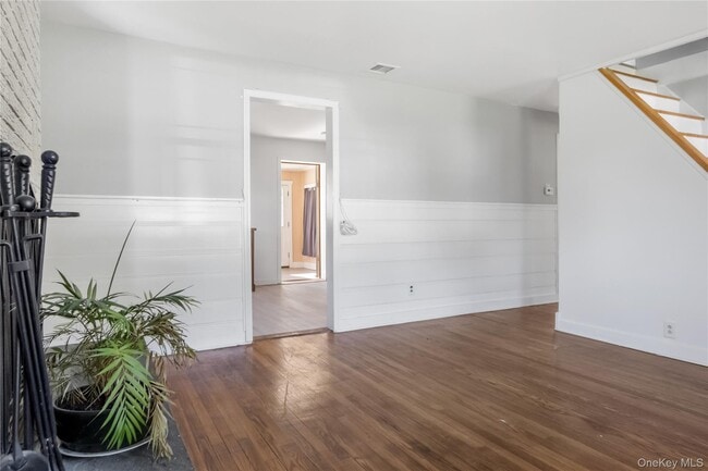 Photo - 13 Strack Rd