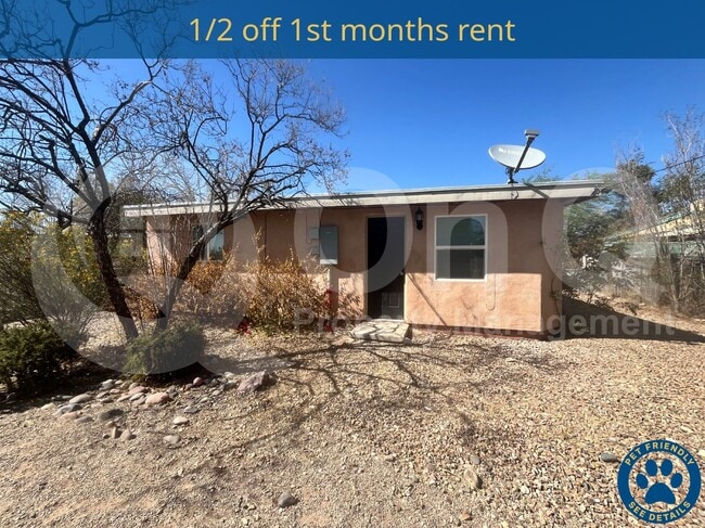 Building Photo - 216 E Waverly St