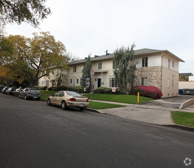 Building Photo - 1631 Rodney Drive Rental