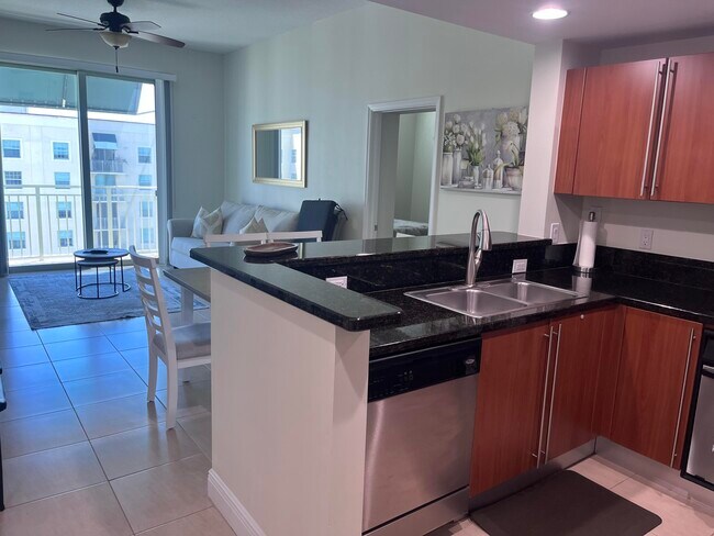 Photo - 610 Clematis St Unit 807