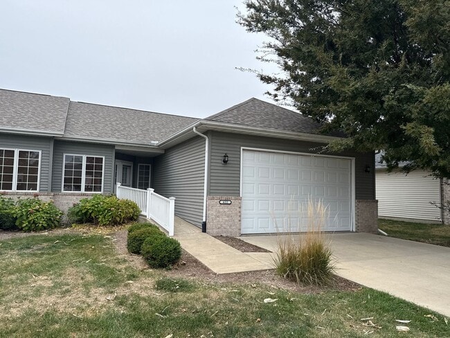 Building Photo - 622 Garvey Ln