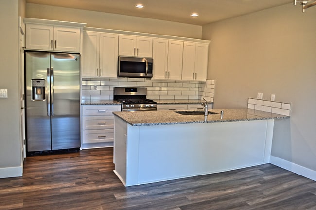 Photo - 6918 Delaney Ln NE