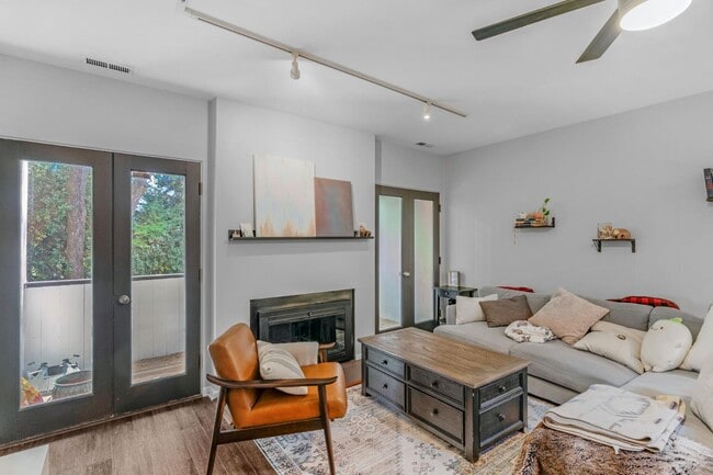 Photo - 501 Fenton Pl Unit N