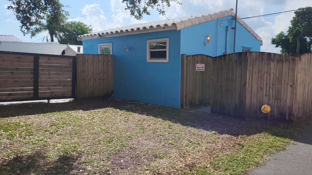 Photo - 2347 Liberty St (Hollywood, FL)