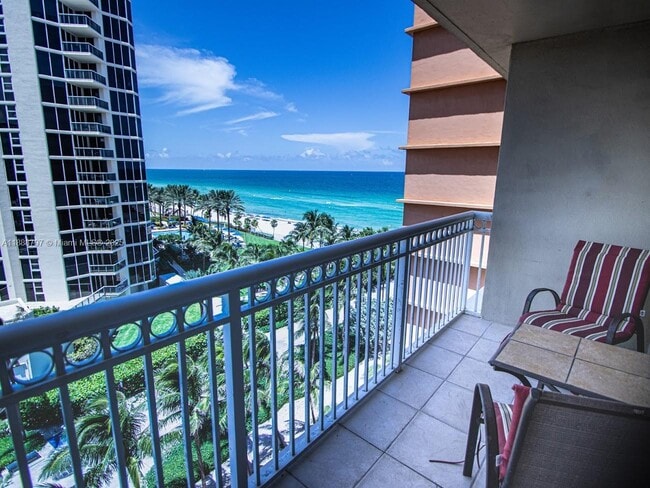 Building Photo - 19201 Collins Ave Unit 620