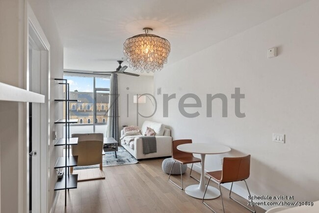 Photo - 901 Jefferson St