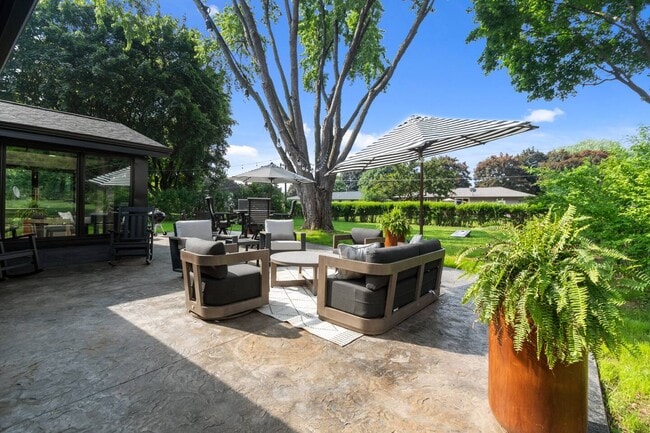 Photo - 1095 April Ln