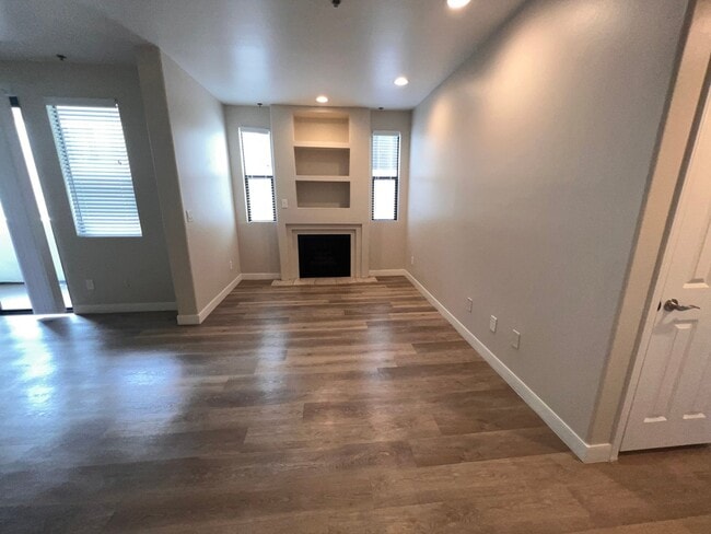 Photo - 4623 Willis Ave Unidad 105