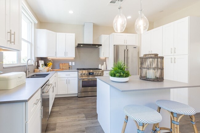 Photo - Paxton Calabasas