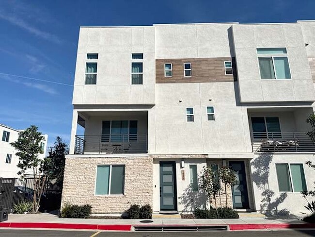 Building Photo - 14311 Claro Way Unit Room #1