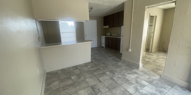 Weslaco Park Village Apartments - Weslaco Park Village Apartments Unit 3