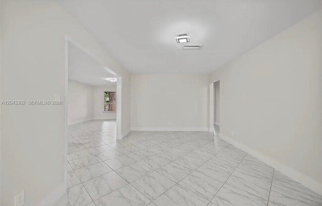 Photo - 5300 Adams St