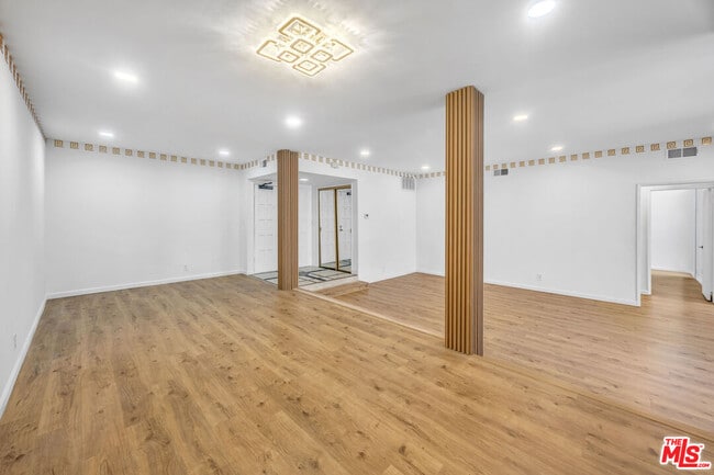 Photo - 14144 Dickens St Unit 122