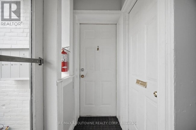 Photo - 486 Holtby Ave Unit 1