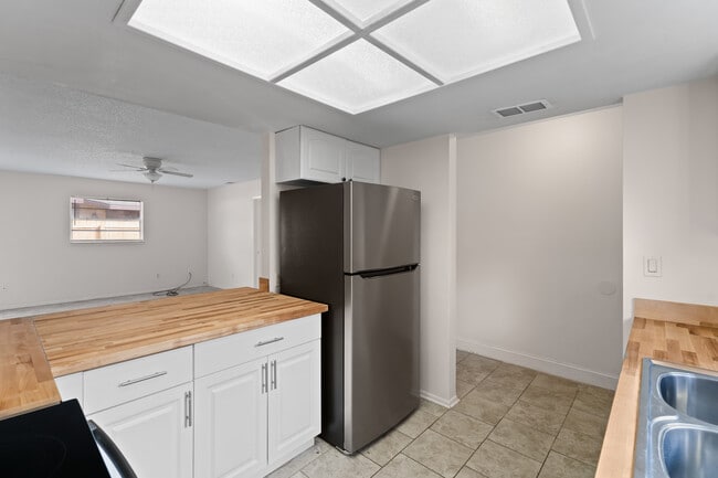 Photo - 427 2nd Ave Unidad 427